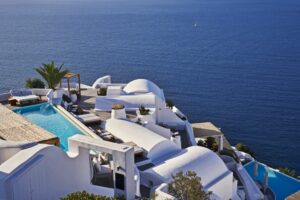 Santorini inspirálta csak felnőtteknek szóló resort nyílt az Egyesült Arab Emírségekben
